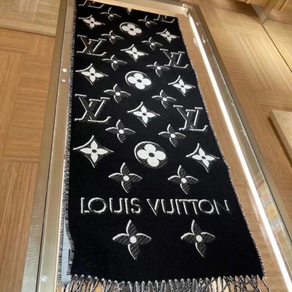 Louis Vuitton super comfortable style - Picture 2 of 9